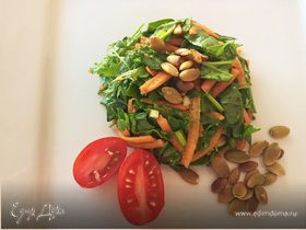 Салат из шпината с тыквенными семечками