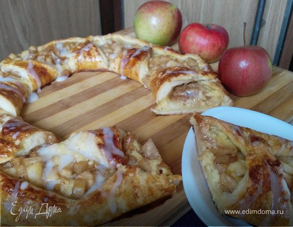 Яблочное кольцо со сливочным сыром