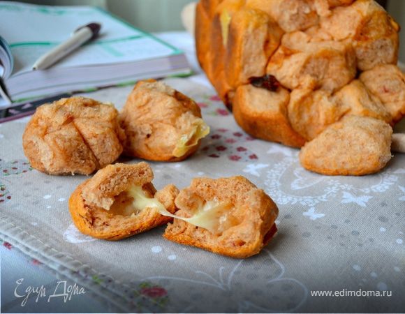 Разборный томатный хлеб с начинкой Разборный томатный хлеб с начинкой