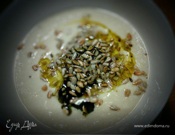 Куриный крем-суп с миндалём