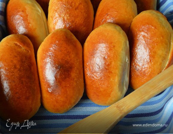 Пирожки по-сибирски с солеными груздями