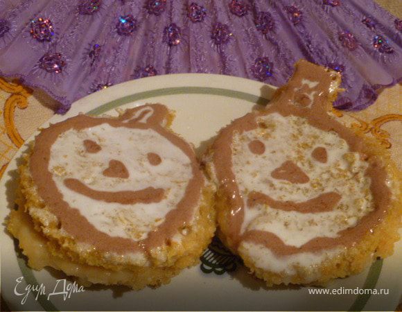 Тыквенные пирожные с сахарной глазурью