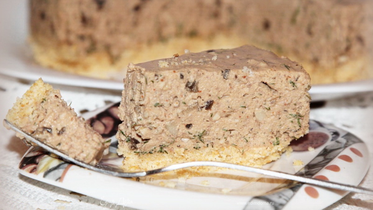 Печеночный чизкейк с орехами и грибами