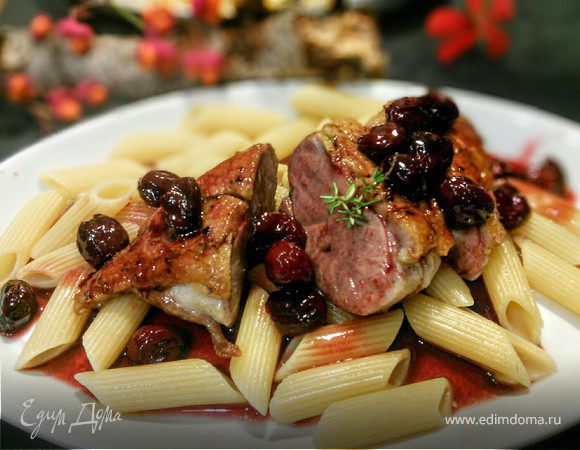 Утиные грудки с вишневым соусом 