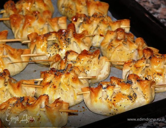 Пирожок на зубочистке Пирожок на зубочистке