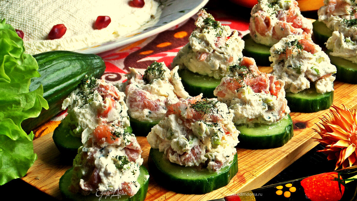Огуречные "тосты" с рыбой и "филадельфией"