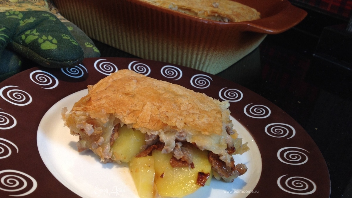 Пирог с индейкой и лисичками