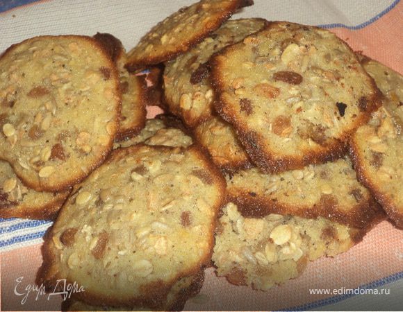 Овсяное печенье с изюмом и семечками Овсяное печенье с изюмом и семечками