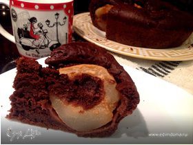 Шоколадный пирог с грушами и корицей