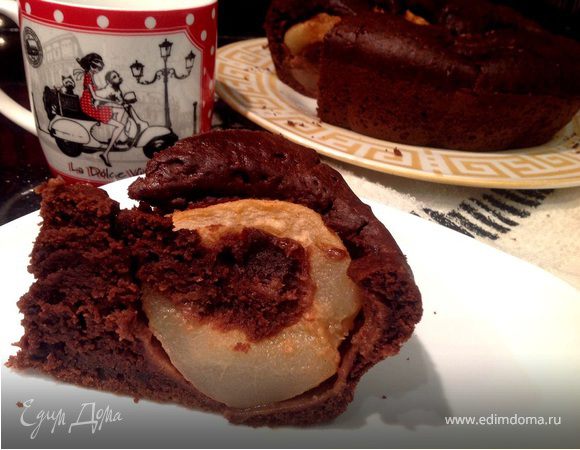 Шоколадный пирог с грушами и корицей Шоколадный пирог с грушами и корицей