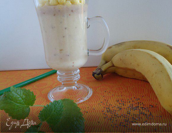 Смузи "Ананас-банан" с семенами чиа Смузи "Ананас-банан" с семенами чиа