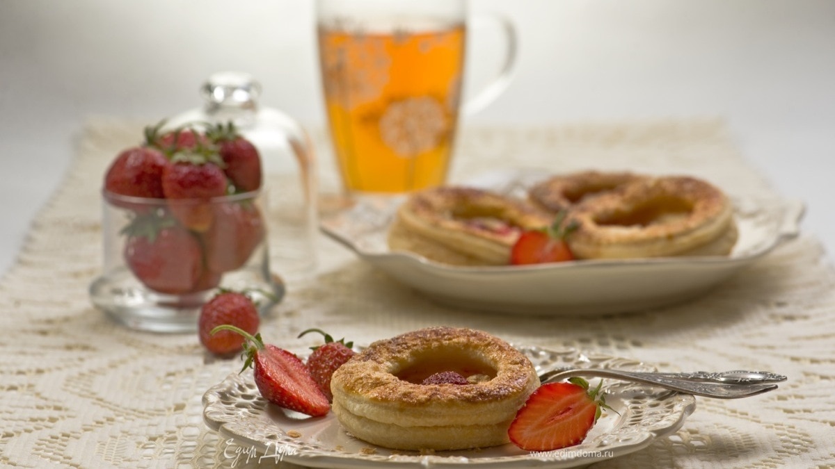 Пирожные с клубникой