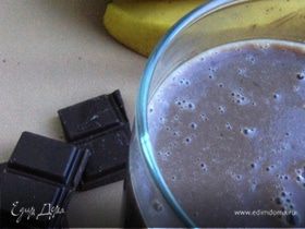 Горячий шоколадно-банановый коктейль