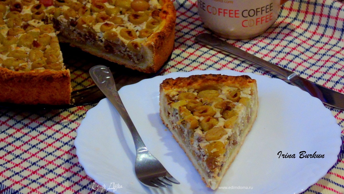 Пирог с виноградом и розмарином