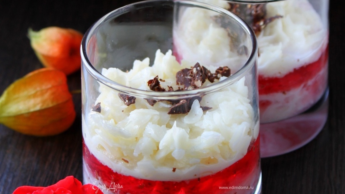 Каша из рисовых хлопьев с вишневым желе