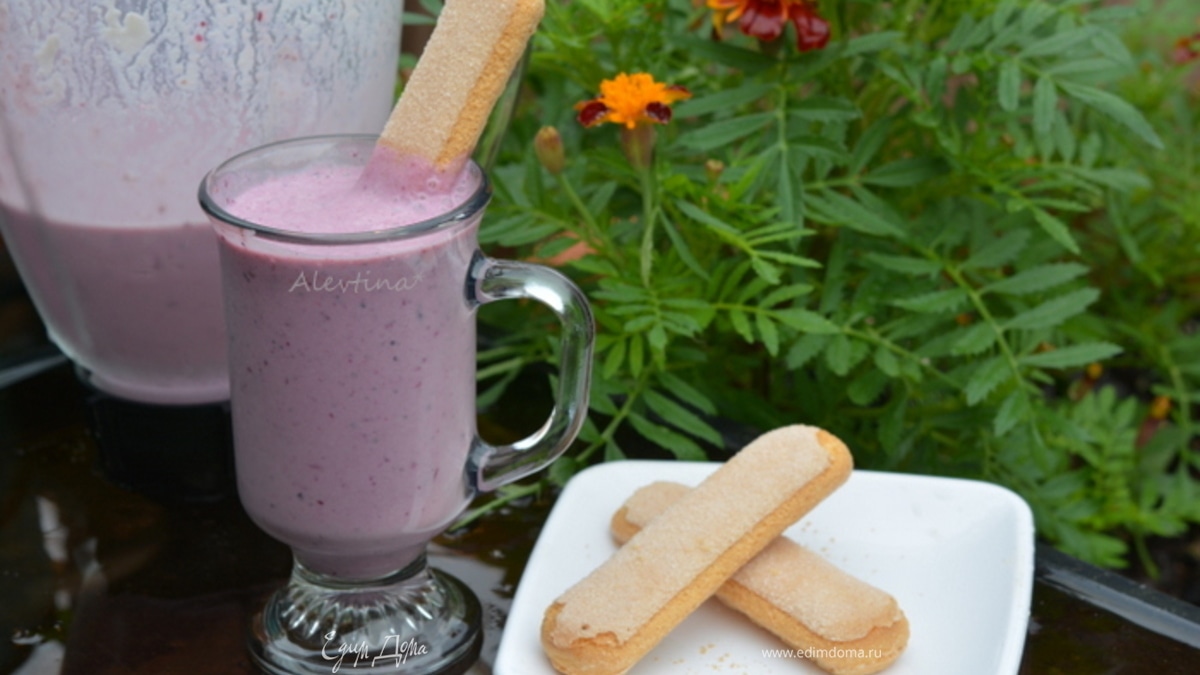 Ягодный смузи с рикоттой