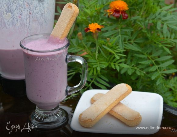 Ягодный смузи с рикоттой