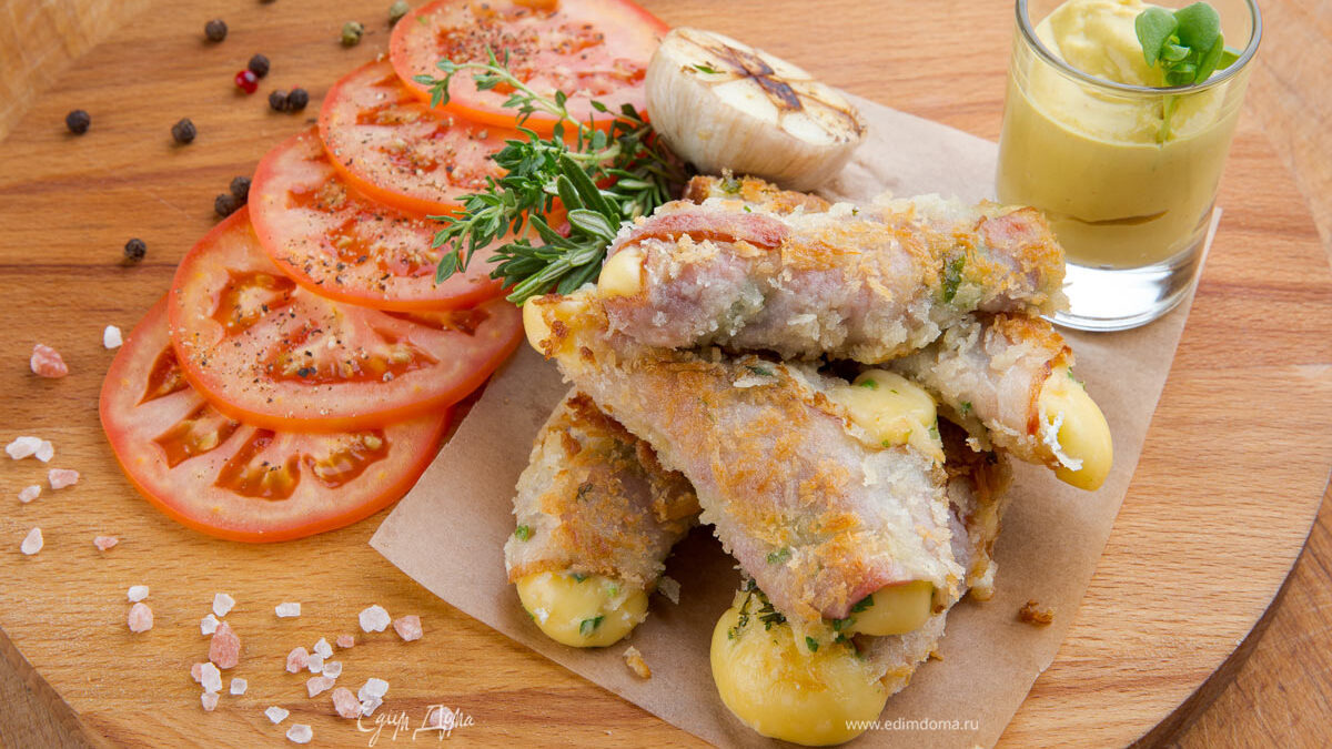 Шницель с сыром в беконе