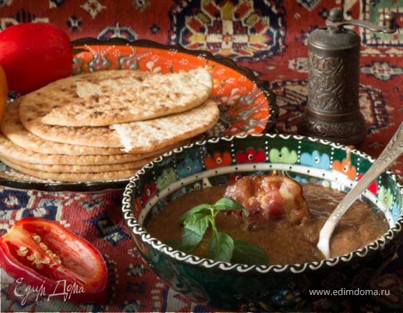 Суп-пюре из фасоли с беконом и черносливом