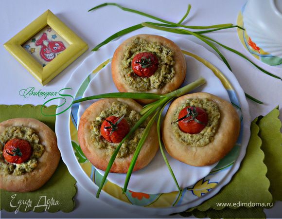 Ватрушки с творогом и помидорами черри Ватрушки с творогом и помидорами черри