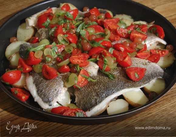 Дорада под соусом из винограда и тархуна