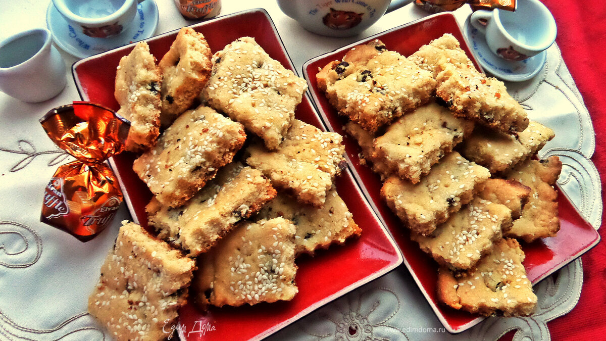 Печенье с кунжутом и изюмом