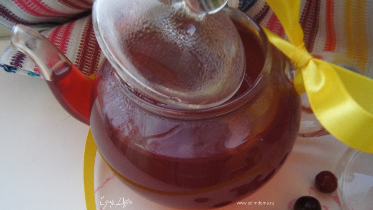 Клюквенный чай на травяном настое