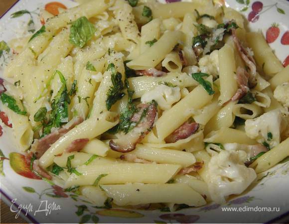 Пенне с цветной капустой и беконом Пенне с цветной капустой и беконом