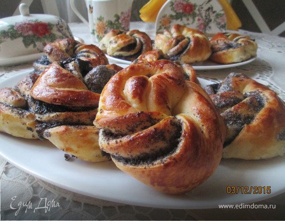 Плюшки-завитушки маковые Плюшки-завитушки маковые