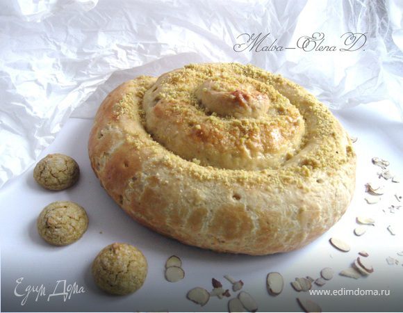Лимонная «улитка» с миндалем