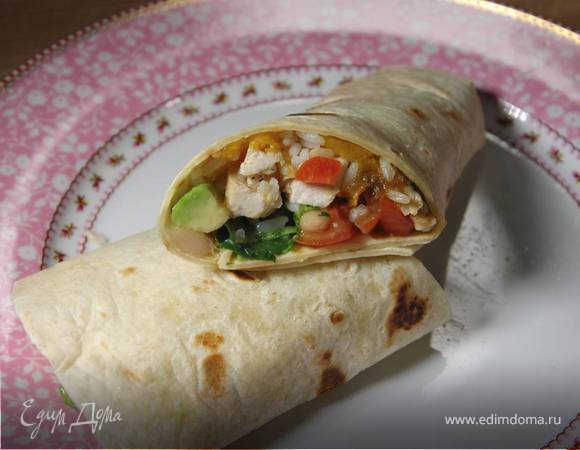 Буррито с тыквой, курицей и фасолью Буррито с тыквой, курицей и фасолью