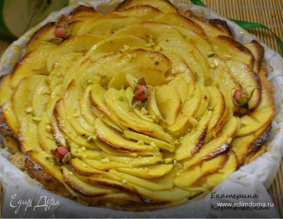 Яблочный пирог с марципаном Яблочный пирог с марципаном