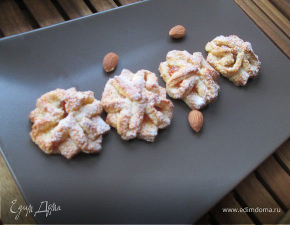 Венские звездочки с начинкой из "Румптоф" Венские звездочки с начинкой из "Румптоф"