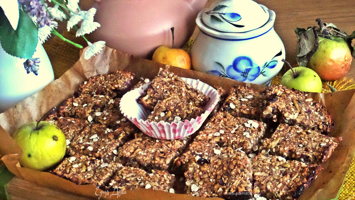 Овсяные батончики с бананом, яблоком и имбирём