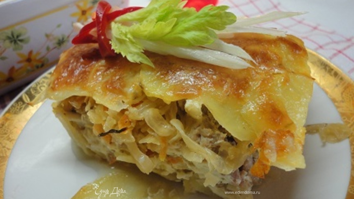 Картофель с мясом и капустой