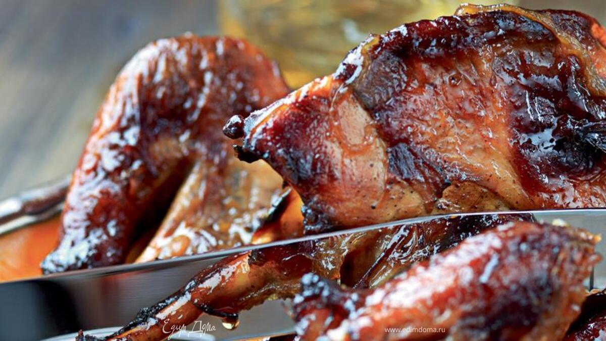 Цесарка, запеченная в глазури из виски