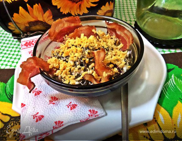 Морской салатик с беконовыми чипсами