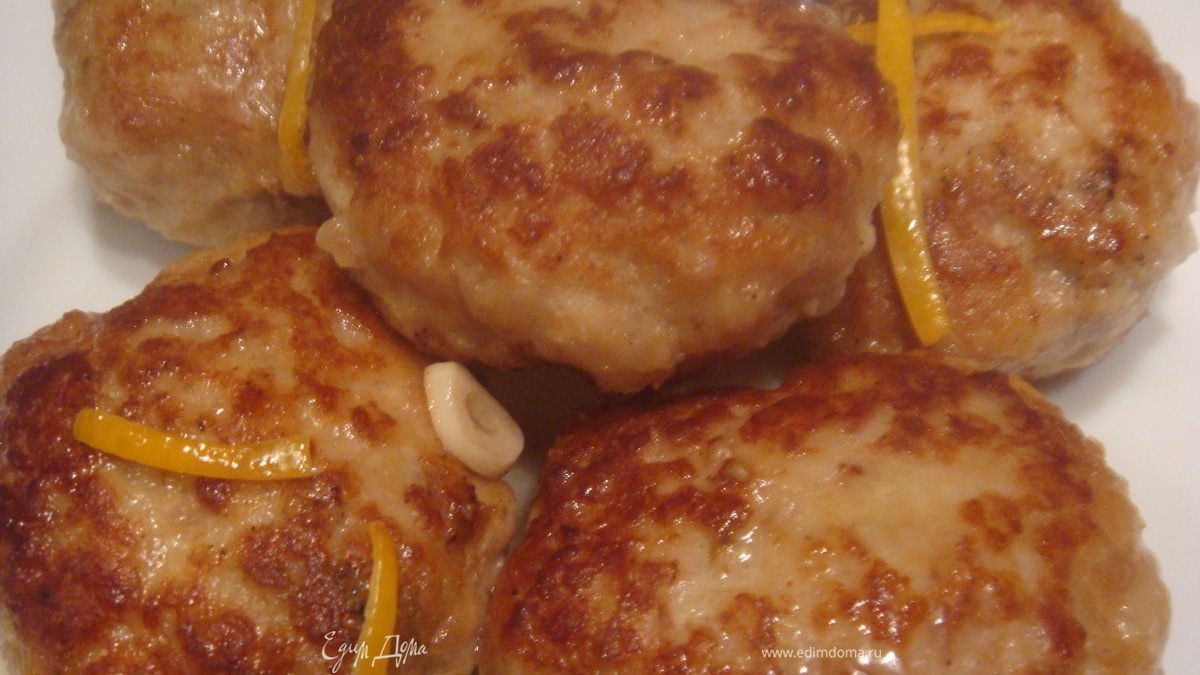 Индюшиные котлетки в лимонном соусе