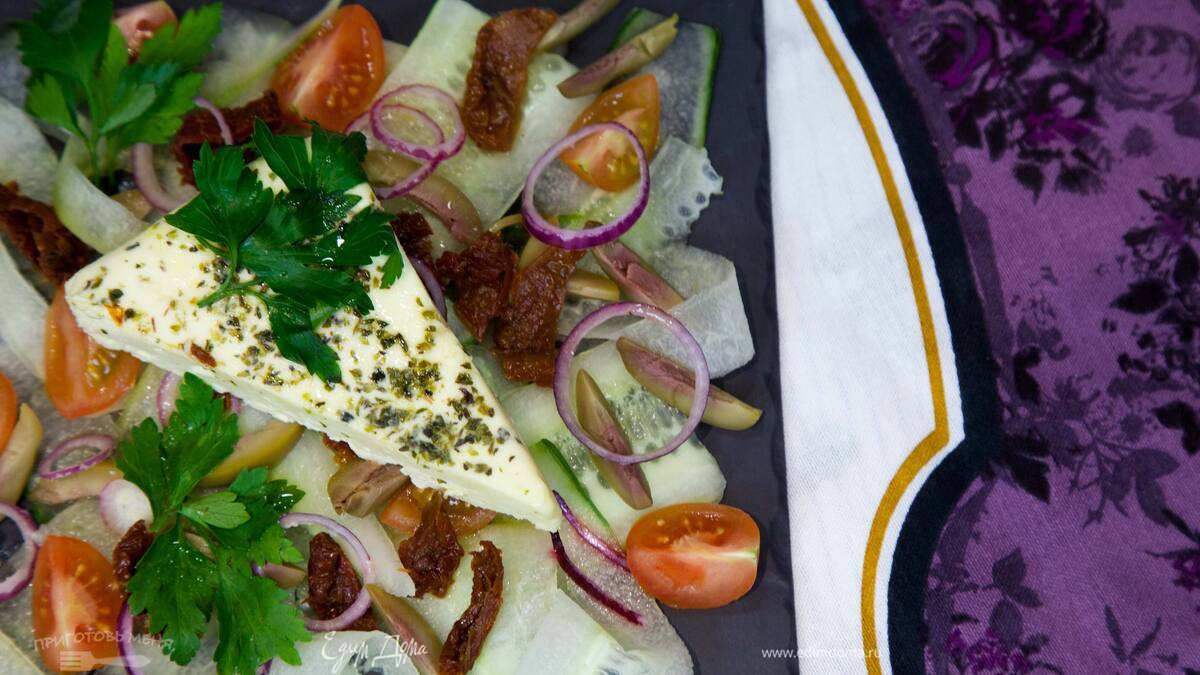 Огуречный салат с фетой