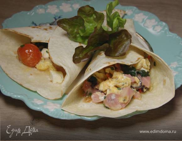 Буррито с индейкой, беконом и шпинатом Буррито с индейкой, беконом и шпинатом