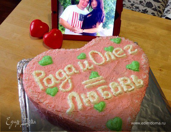 Бисквитный торт с клубникой и заварным кремом