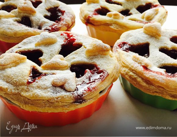 Мини-пироги с клубнично-бальзамической начинкой