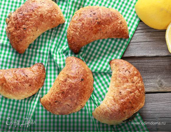 Пирожки со шпинатом и кедровыми орешками Пирожки со шпинатом и кедровыми орешками