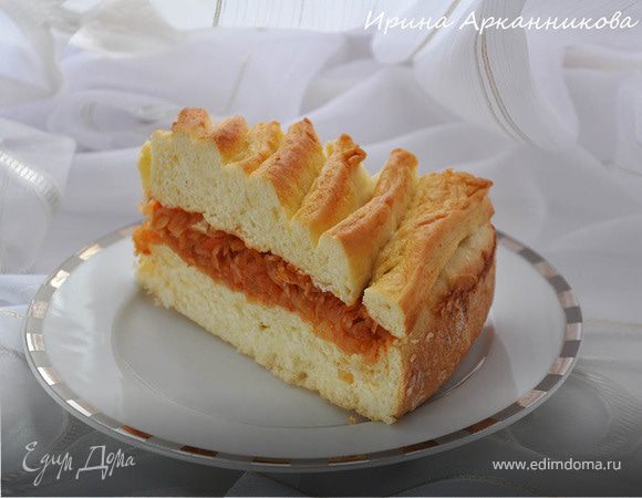 Пирог с тушеной в томате капустой