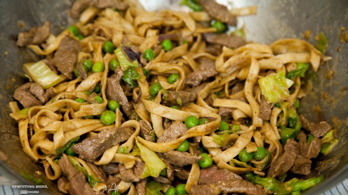 Говядина с лапшой "5 специй"