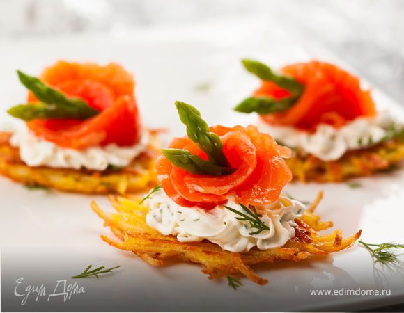Картофельные панкейки с копченой неркой Картофельные панкейки с копченой неркой