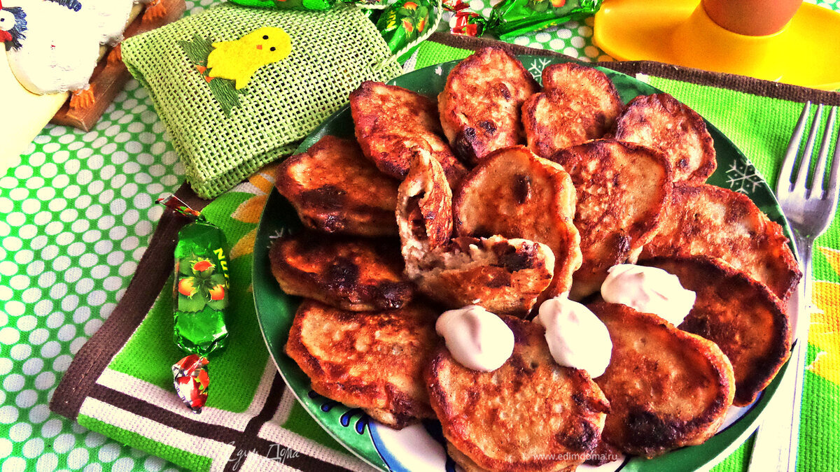 Оладьи банановые с конфетами