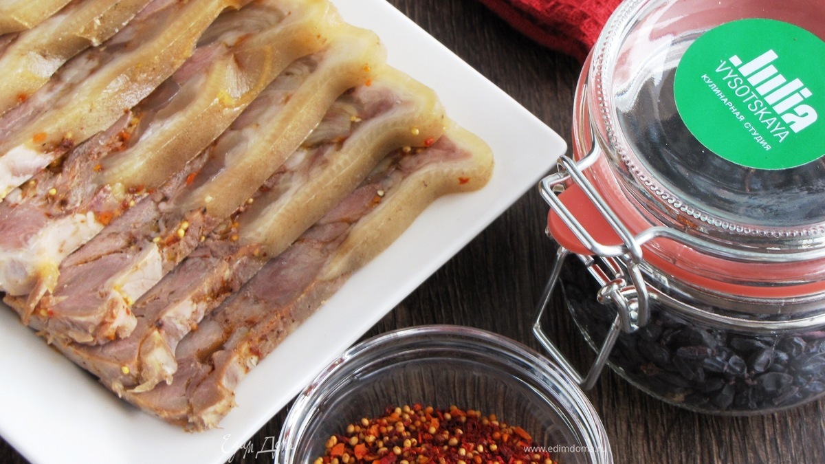 Свиная рулька прессованная