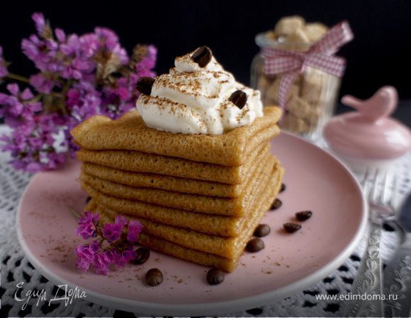 Блины кофейные со взбитыми сливками