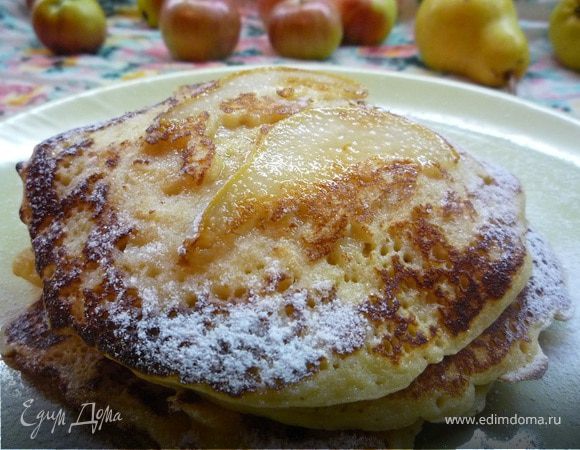 Блинчики с яблочно-грушевым припеком и медом Блинчики с яблочно-грушевым припеком и медом